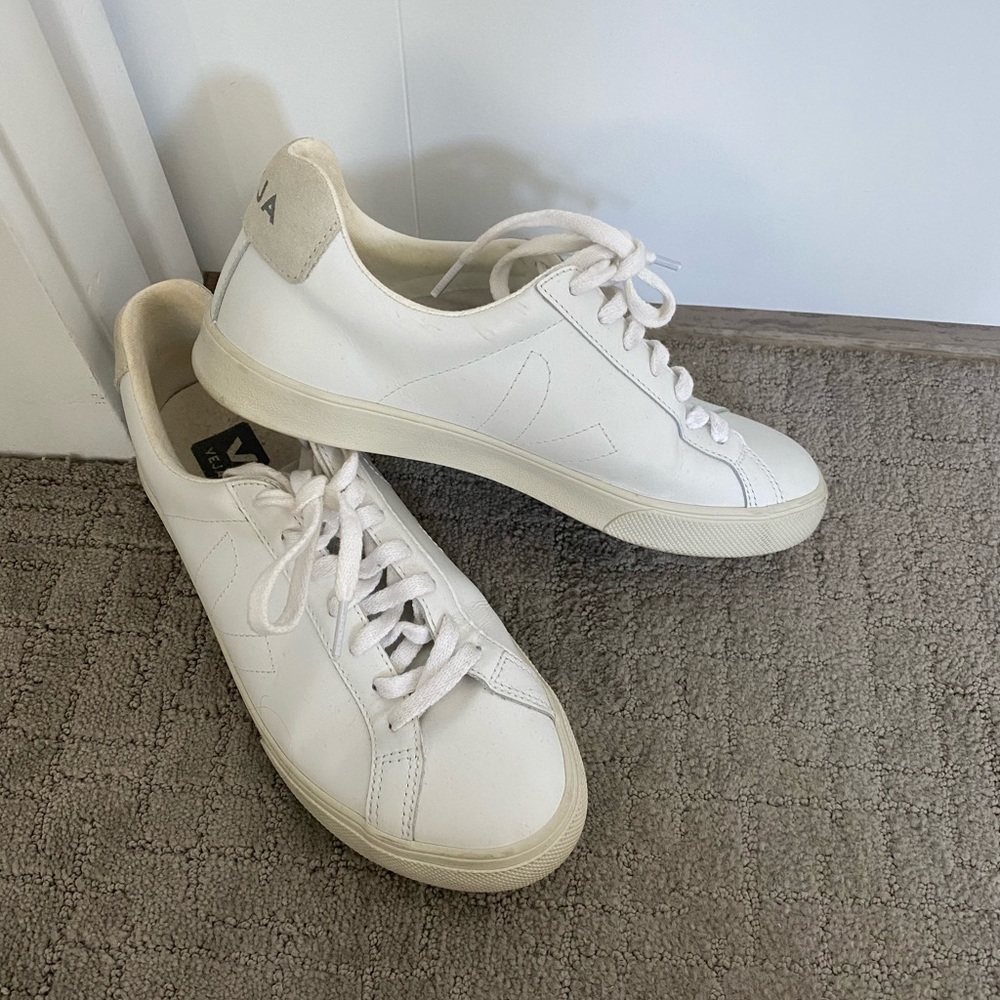 Veja Espalar Sneaker - size 8